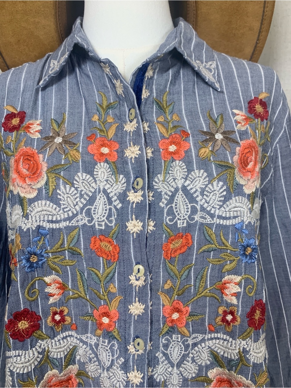 Johnny Was Workshop Embroidered Floral Stripe Button Up Tunic Shirt M Boho - Picture 2 of 5